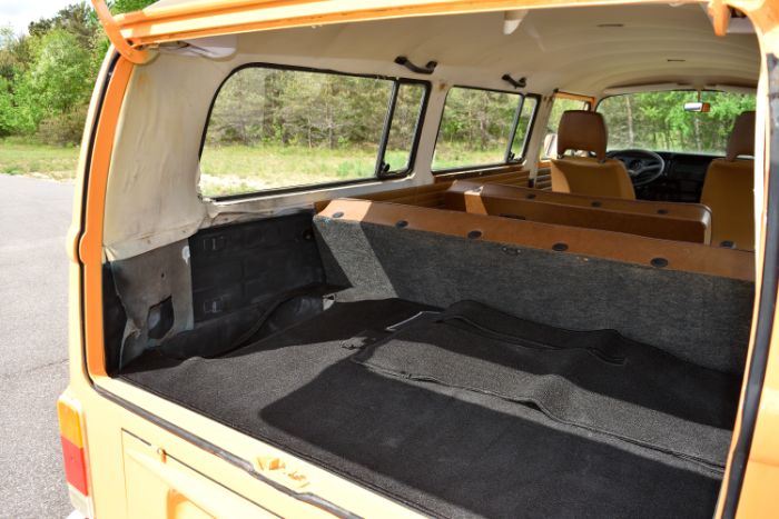 Volkswagen-Van-1977-Orange-11