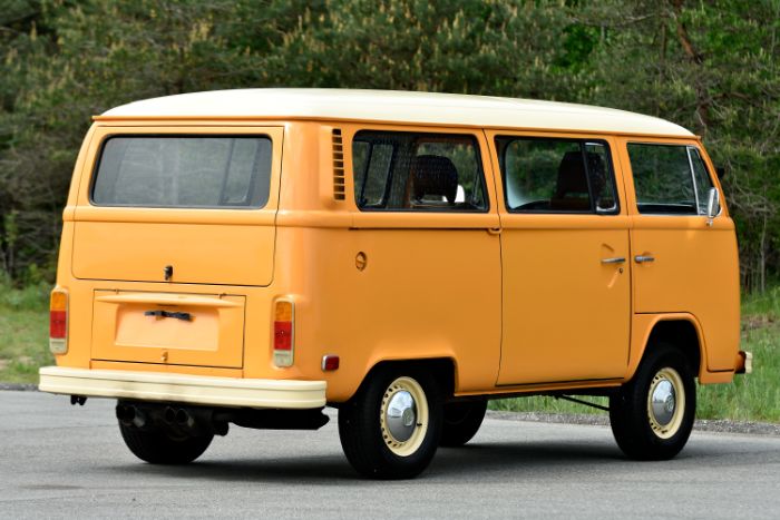 Volkswagen-Van-1977-Orange-13