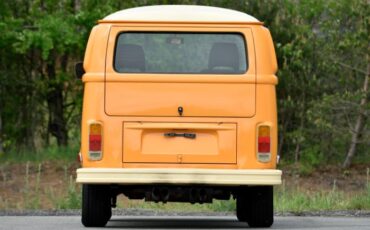 Volkswagen-Van-1977-Orange-15
