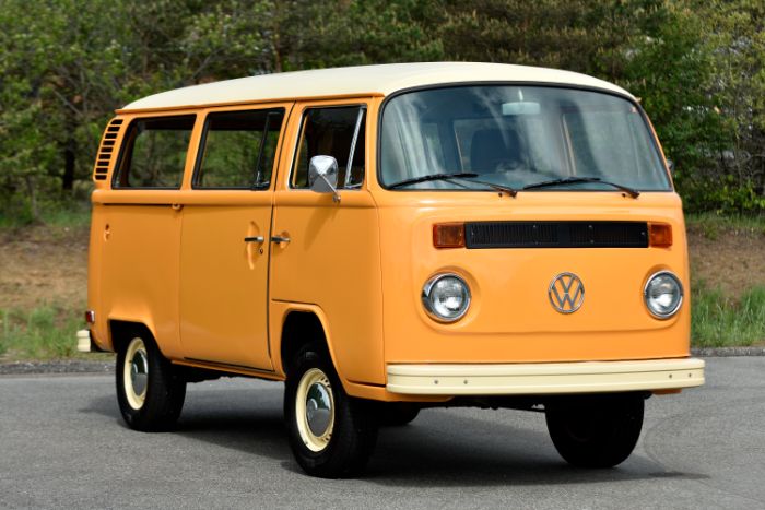 Volkswagen-Van-1977-Orange-16