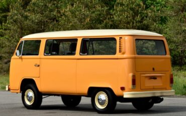 Volkswagen-Van-1977-Orange-20