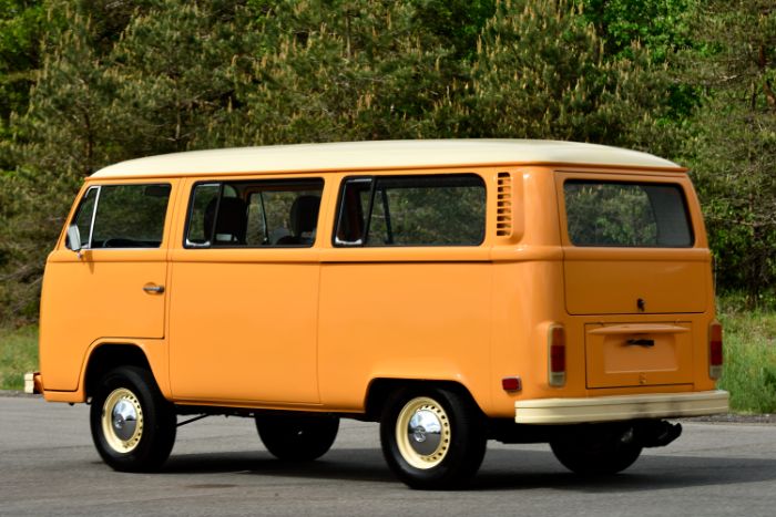 Volkswagen-Van-1977-Orange-20