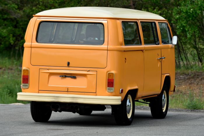 Volkswagen-Van-1977-Orange-21