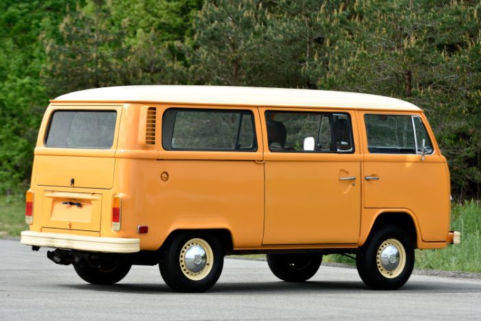 Volkswagen-Van-1977-Orange-22