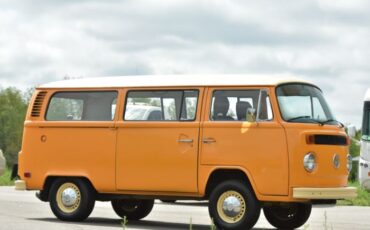 Volkswagen-Van-1977-Orange-23