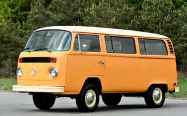 Volkswagen-Van-1977-Orange-25
