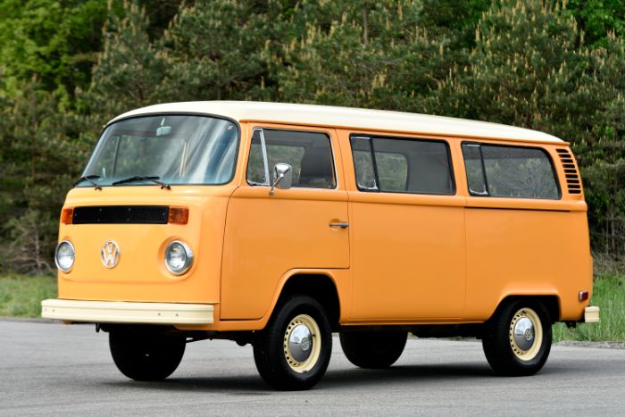 Volkswagen-Van-1977-Orange-25