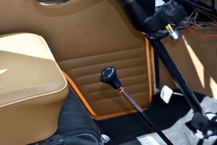 Volkswagen-Van-1977-Orange-29