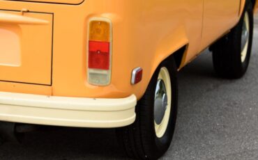 Volkswagen-Van-1977-Orange-3