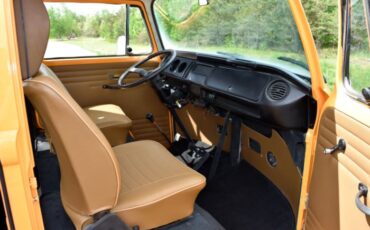 Volkswagen-Van-1977-Orange-32