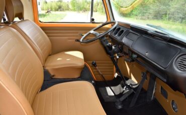 Volkswagen-Van-1977-Orange-33