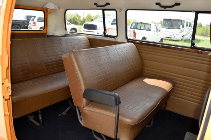 Volkswagen-Van-1977-Orange-36