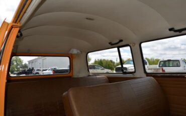 Volkswagen-Van-1977-Orange-37