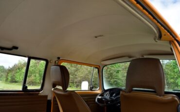 Volkswagen-Van-1977-Orange-38