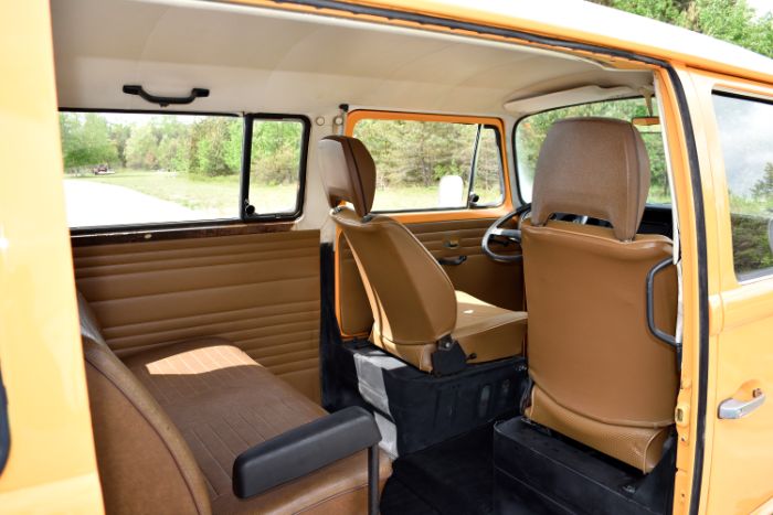 Volkswagen-Van-1977-Orange-4