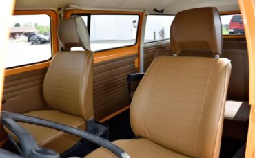 Volkswagen-Van-1977-Orange-42