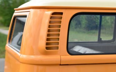 Volkswagen-Van-1977-Orange-44