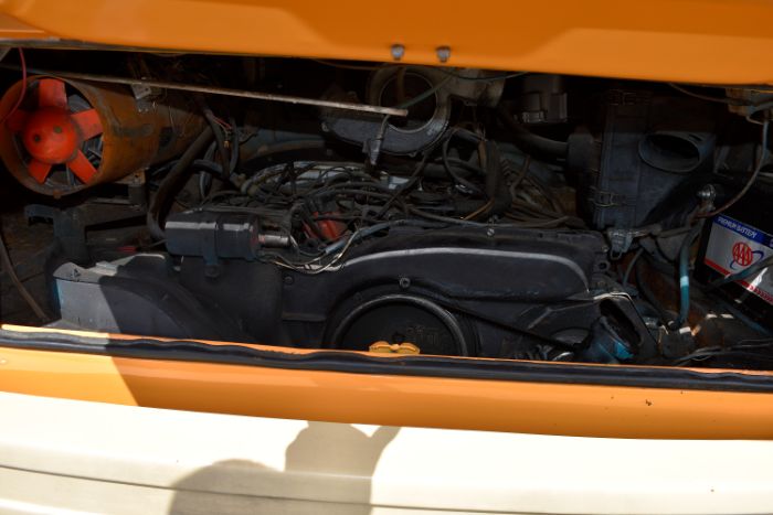 Volkswagen-Van-1977-Orange-46
