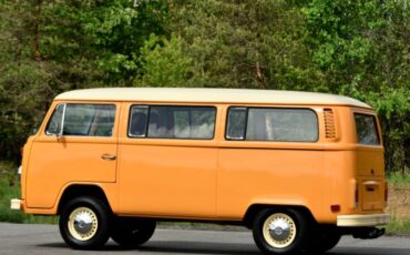 Volkswagen-Van-1977-Orange-7