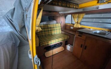Volkswagen-Vanagon-1977-YellowPastel-White-12