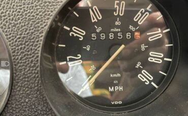 Volkswagen-Vanagon-1977-YellowPastel-White-13