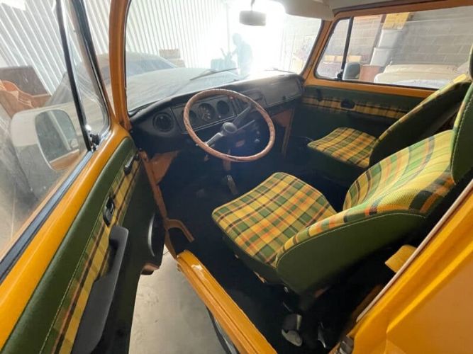 Volkswagen-Vanagon-1977-YellowPastel-White-14