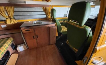 Volkswagen-Vanagon-1977-YellowPastel-White-16