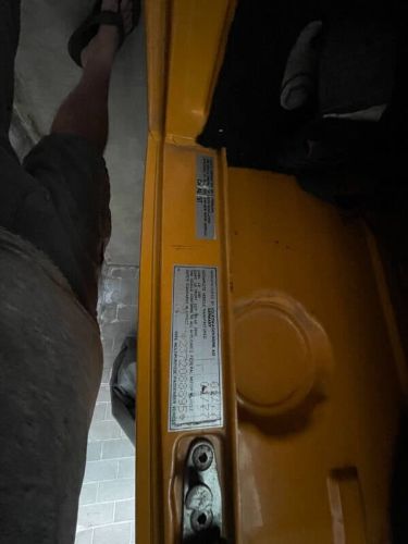 Volkswagen-Vanagon-1977-YellowPastel-White-17