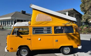 Volkswagen-Vanagon-1977-YellowPastel-White-18