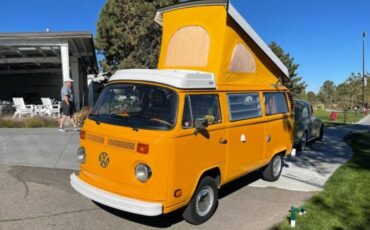 Volkswagen-Vanagon-1977-YellowPastel-White-21