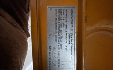 Volkswagen-Vanagon-1977-YellowPastel-White-9