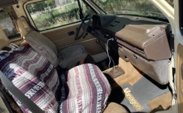 Volkswagen-Vanagon-1980-Creme-Brown-12