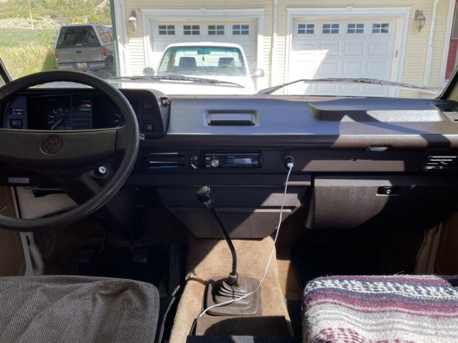 Volkswagen-Vanagon-1980-Creme-Brown-13