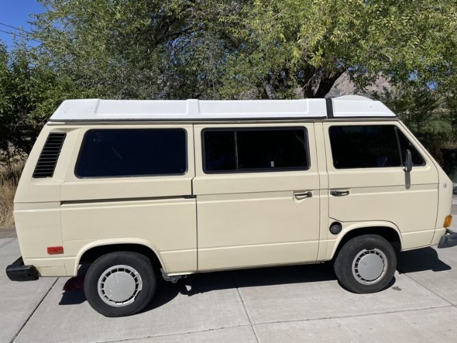 Volkswagen-Vanagon-1980-Creme-Brown-17