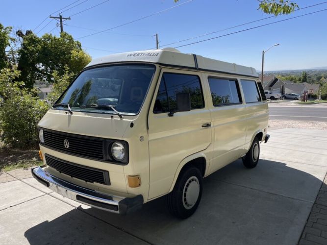 Volkswagen-Vanagon-1980-Creme-Brown-18