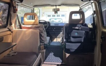 Volkswagen-Vanagon-1980-Creme-Brown-5