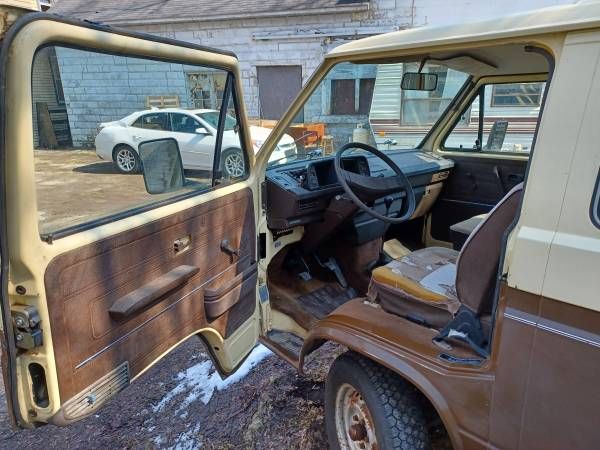Volkswagen-Vanagon-1981-Brown-Brown-12