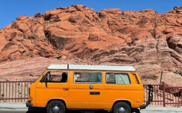 Volkswagen-Vanagon-1981-Orange-1