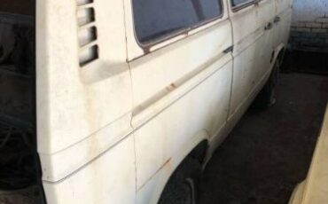Volkswagen-Vanagon-1981-Tan-Tan-13