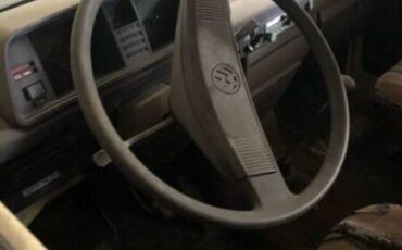 Volkswagen-Vanagon-1981-Tan-Tan-19