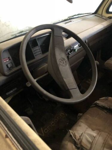 Volkswagen-Vanagon-1981-Tan-Tan-19