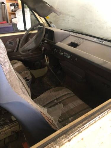 Volkswagen-Vanagon-1981-Tan-Tan-33