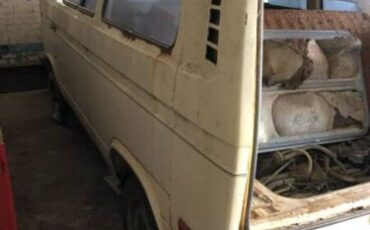 Volkswagen-Vanagon-1981-Tan-Tan-40