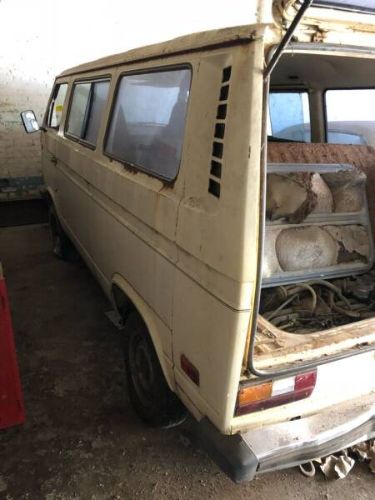 Volkswagen-Vanagon-1981-Tan-Tan-40