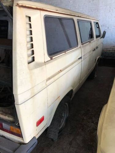 Volkswagen-Vanagon-1981-Tan-Tan-47