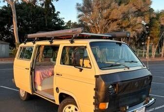 Volkswagen-Vanagon-1981-Yellow-1