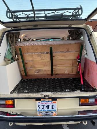 Volkswagen-Vanagon-1981-Yellow-12