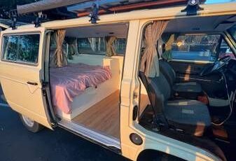 Volkswagen-Vanagon-1981-Yellow-15