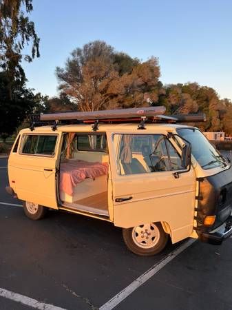 Volkswagen-Vanagon-1981-Yellow-19