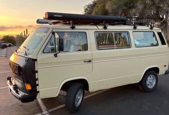 Volkswagen-Vanagon-1981-Yellow